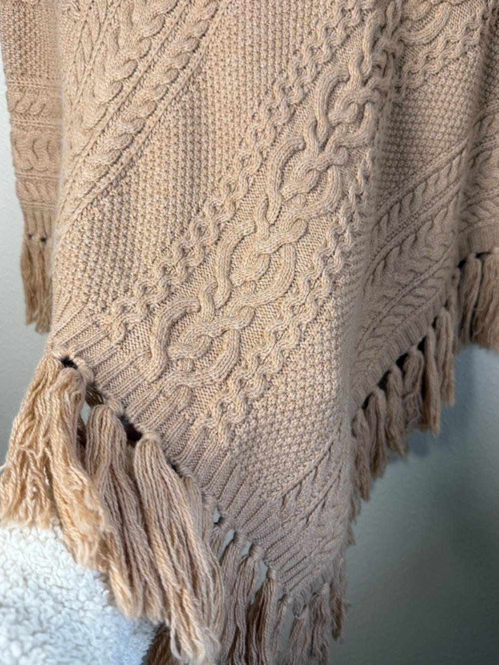 Women's Ralph Lauren Cable Knit Lambs Wool Poncho, Cape - Picture 4 of 5